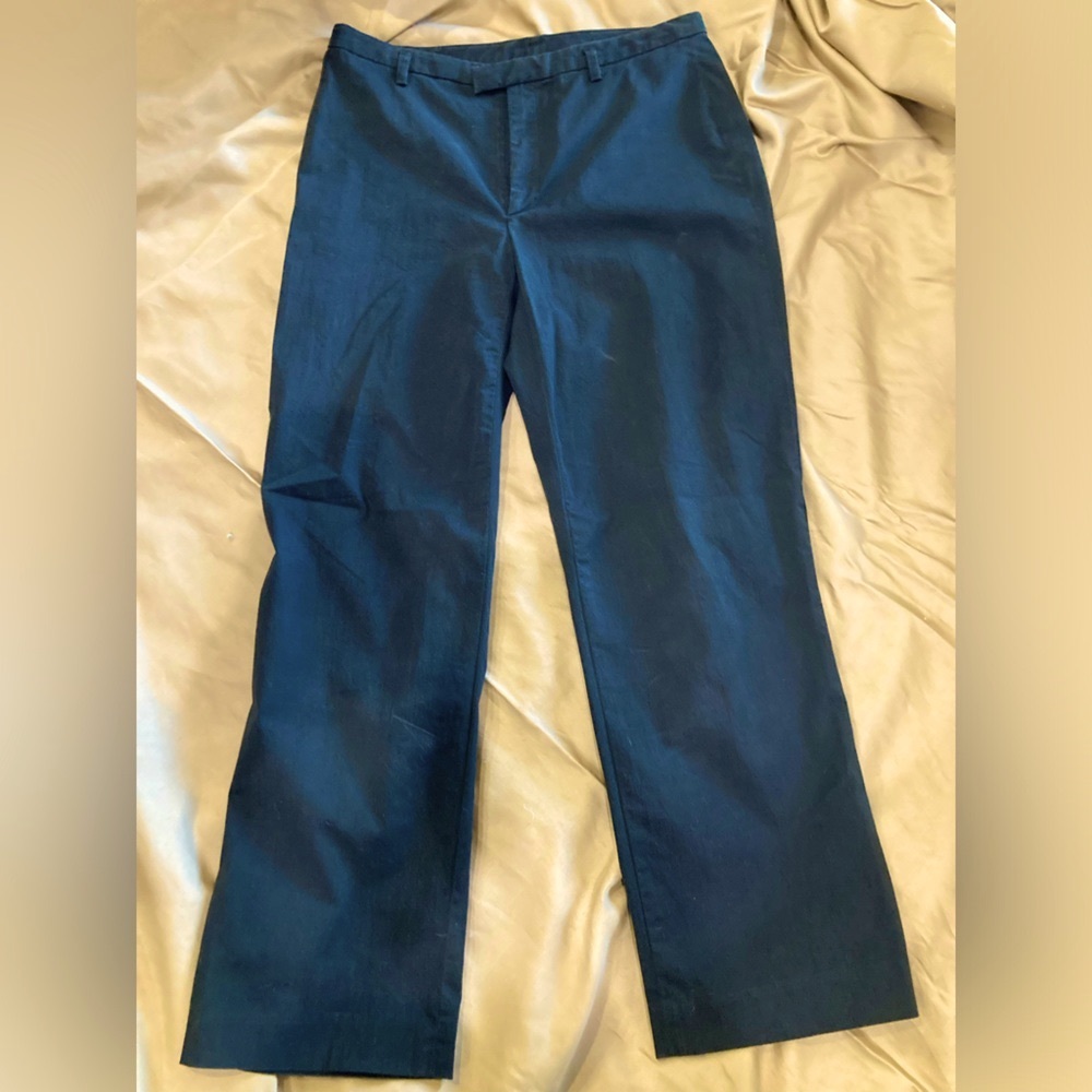 BANANA REPUBLIC cropped, black pants. Women’s size 4.